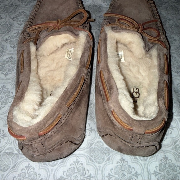 UGG Brown slippers/moccasins Size 8 - Picture 6 of 7